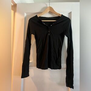 Brandy Melville Classic Black Long Sleeve Crop top